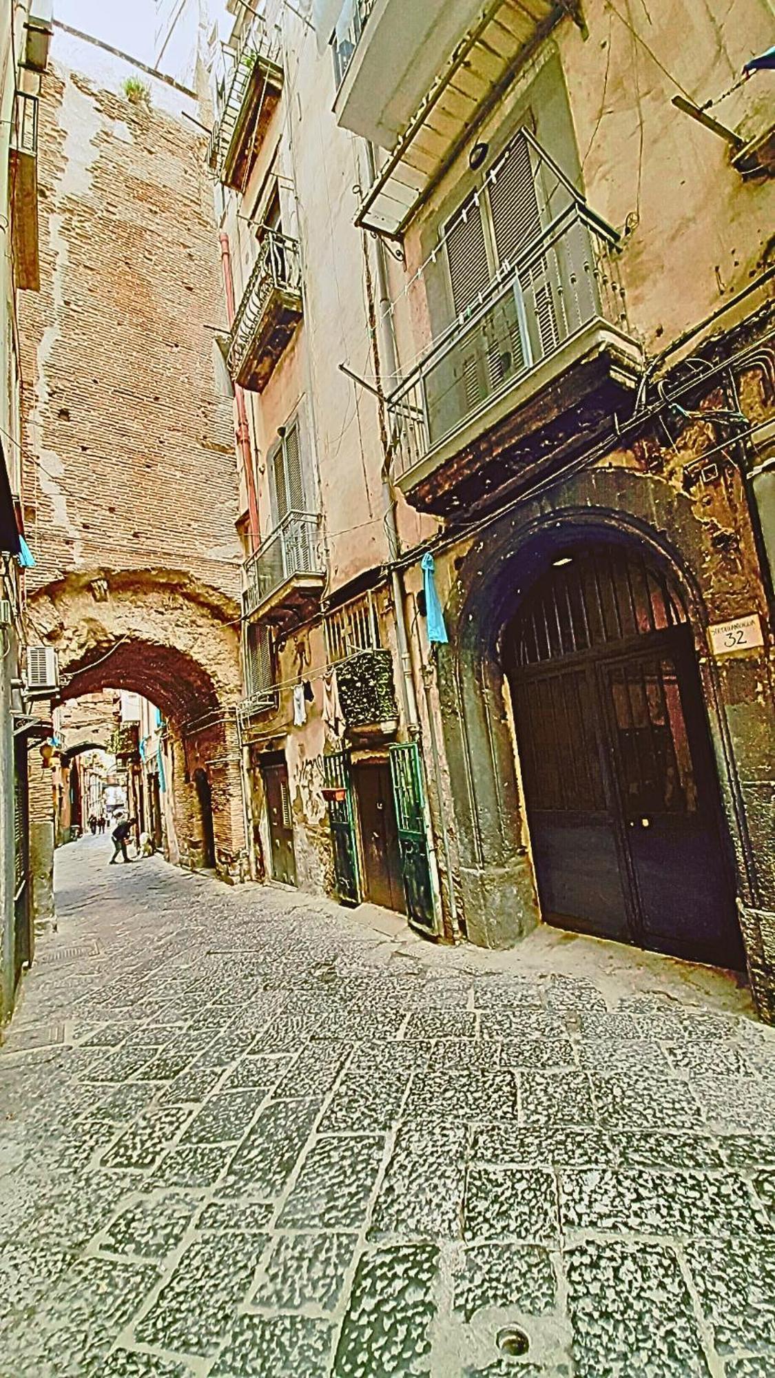 La Stanza Di Daria - Un Nido Silenzioso Nel Cuore Del Centro Storico Неаполь Екстер'єр фото